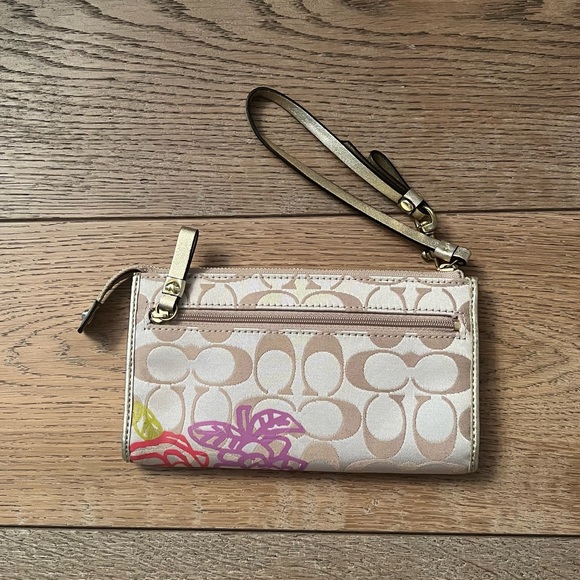 Rare Coach Poppy Daisy Wallet Wristlet - Picture 3 of 7